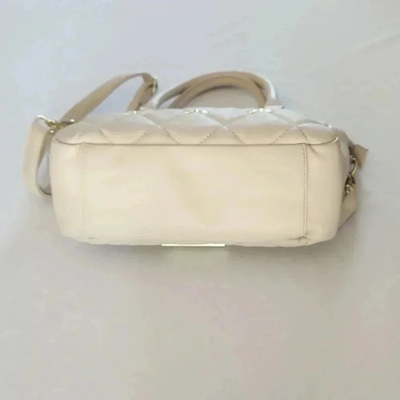 Betsey Johnson 2010s Quilted Bow Cream Crossbody Satchel Pink Lining - Picture 6 of 16